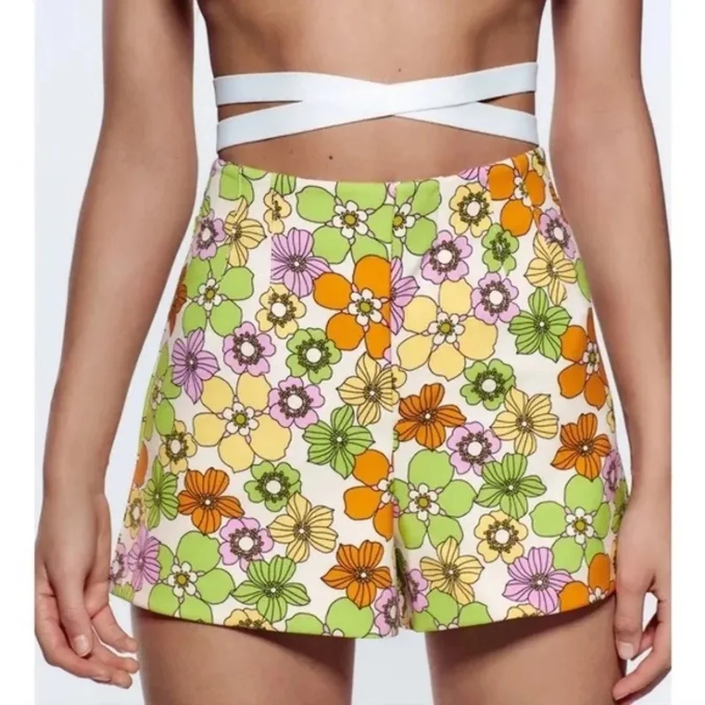 ZARA Flower Power High Waisted Shorts - Picture 1 of 12
